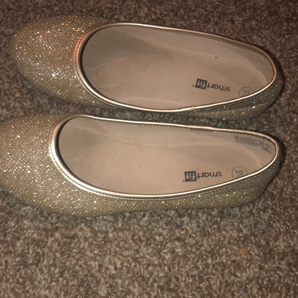 Girl sparkle shoes
